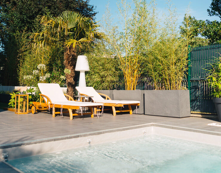 jardin-moderne-exotique-emilie-peyrille-terrasse-piscine-w